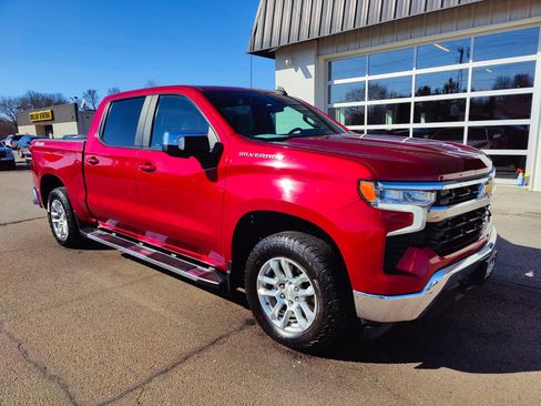 Used 2022 Chevrolet Silverado 1500 LT w/ Max Trailering Package image 2