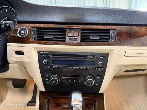 Used 2013 BMW 328i Convertible RWD image 17