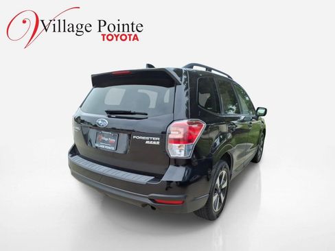 Used 2017 Subaru Forester 2.5i Premium AWD/4WD image 4