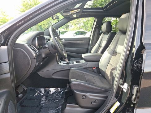 Used 2021 Jeep Grand Cherokee Laredo X AWD/4WD image 13