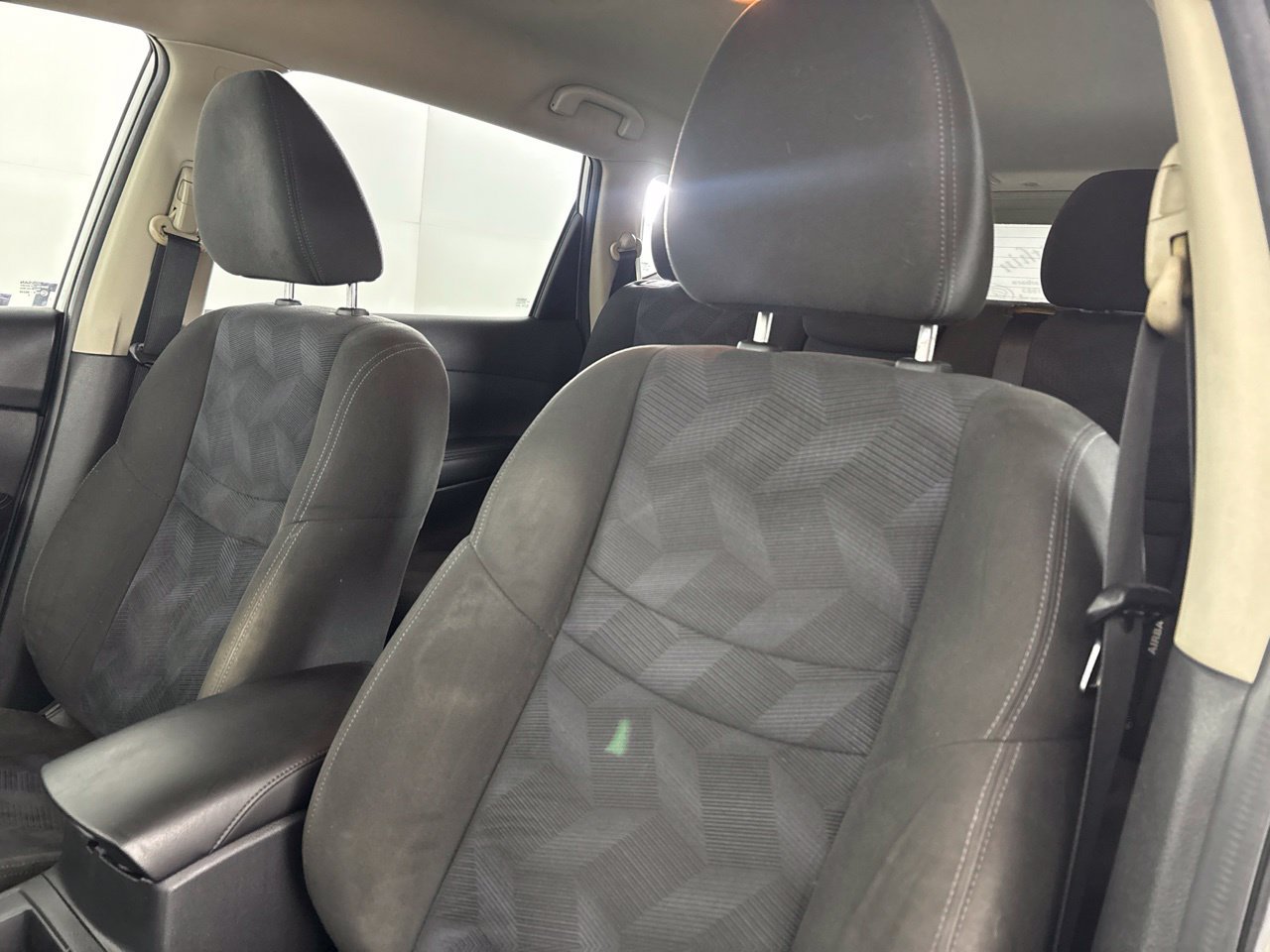 Used 2015 Nissan Rogue S FWD image 8