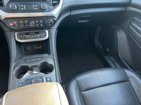 Used 2023 GMC Acadia SLT image 36