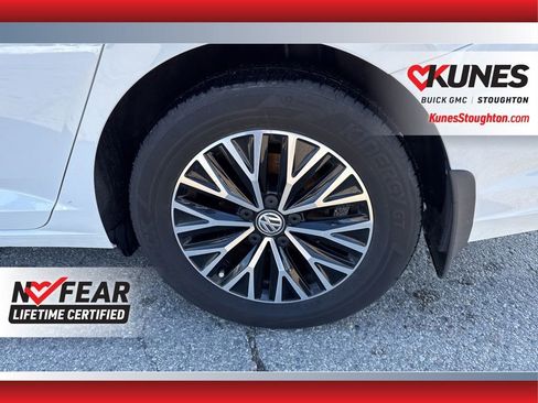 Used 2021 Volkswagen Jetta SE image 18