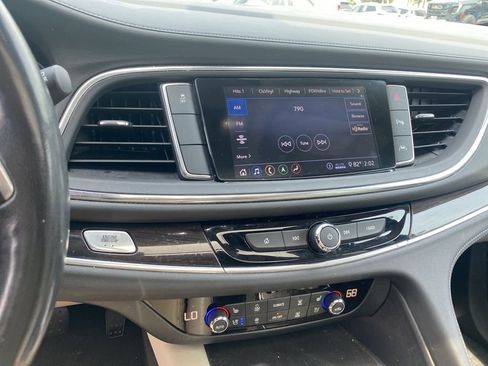 Used 2020 Buick Enclave Premium w/ Sun and Sites Package FWD image 10