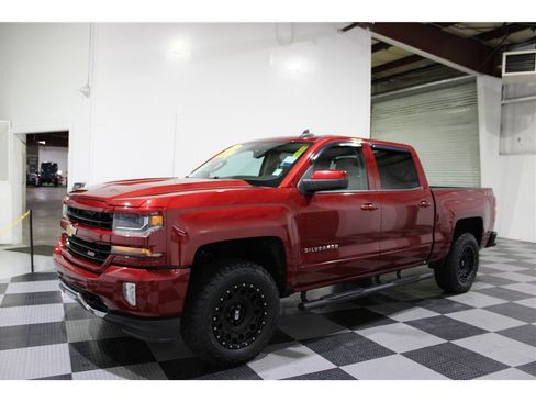 Used 2018 Chevrolet Silverado 1500 LT w/ All Star Edition image 7