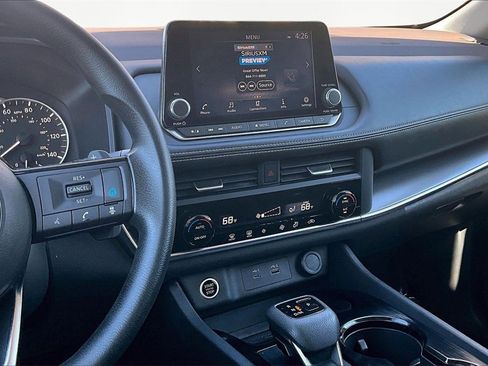 Used 2023 Nissan Rogue SV image 6