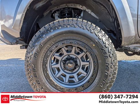 Used 2023 Toyota Tacoma TRD Sport image 9