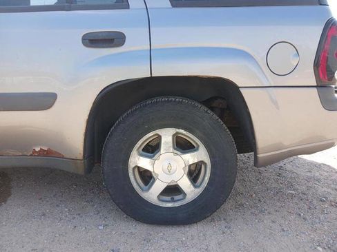 Used 2005 Chevrolet TrailBlazer LS w/ LS Preferred Equipment Group AWD/4WD image 11