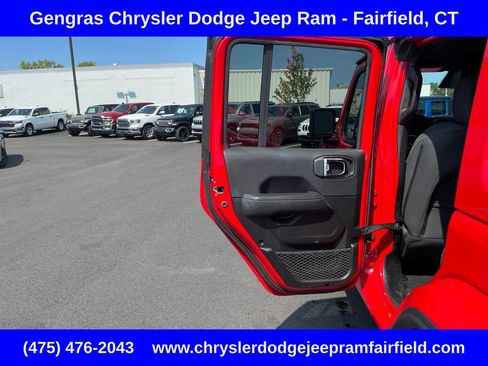Certified 2025 Jeep Wrangler Unlimited Sahara w/ Safety Group AWD/4WD image 39