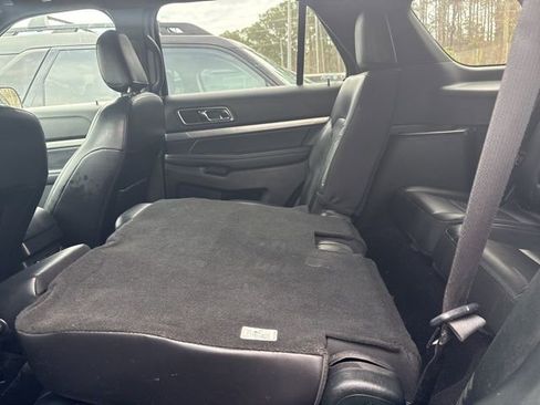 Used 2019 Ford Explorer XLT w/ Equipment Group 202A image 15