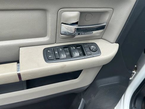 Used 2012 RAM 1500 Classic SLT AWD/4WD image 16