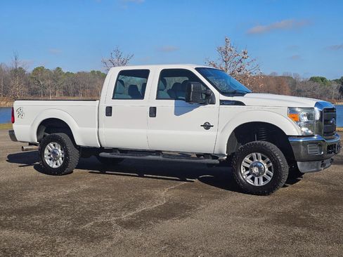 Used 2016 Ford F250 XL w/ XL Appearance Package image 3