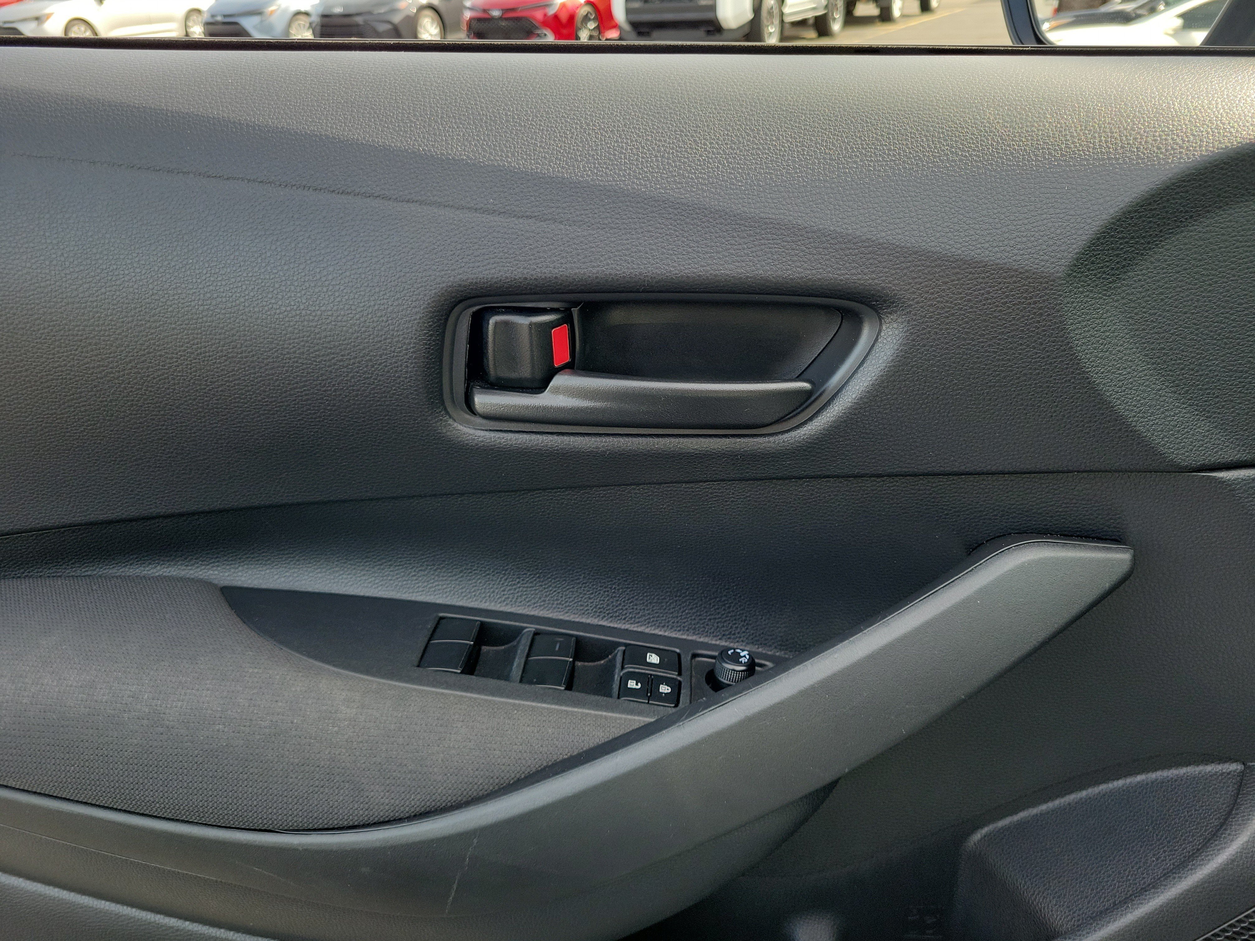Used 2025 Toyota Corolla LE FWD image 17