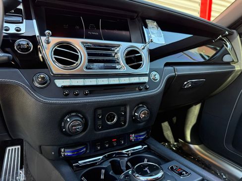 Used 2018 Rolls-Royce Ghost RWD image 26
