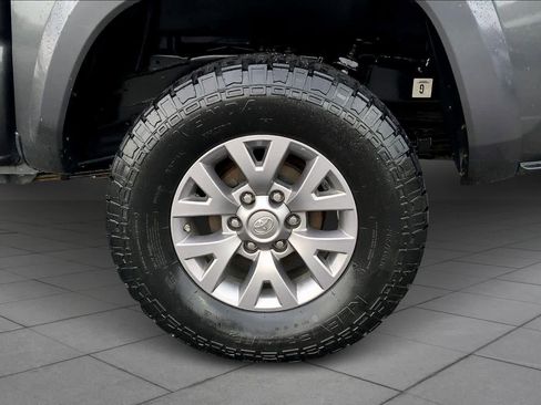 Used 2019 Toyota Tacoma SR5 image 11