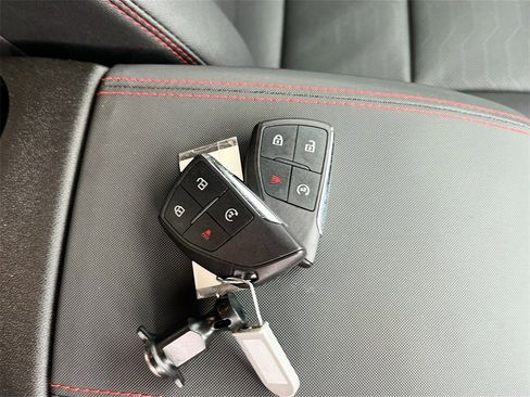 Used 2024 Chevrolet Colorado Z71 w/ Z71 Convenience Package 2 image 32