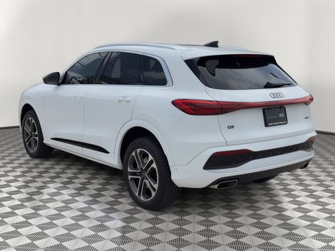 Certified 2025 Audi Q5 Premium w/ Premium Plus AWD/4WD image 3