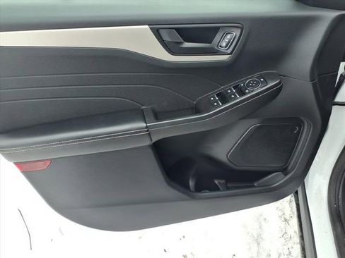 Certified 2022 Ford Escape SE w/ SE Sport Appearance Package image 14