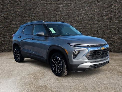 New 2026 Chevrolet TrailBlazer LT w/ Driver Confidence Package image 2
