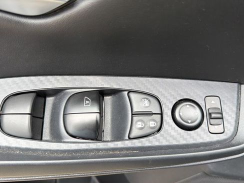 Certified 2025 Nissan Sentra SV FWD image 18