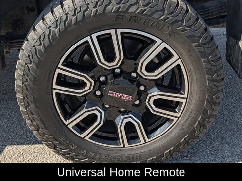 Used 2022 GMC Sierra 2500 AT4 w/ AT4 Premium Plus Package AWD/4WD image 12