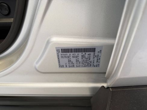 Used 2025 Nissan Rogue SV AWD/4WD image 31