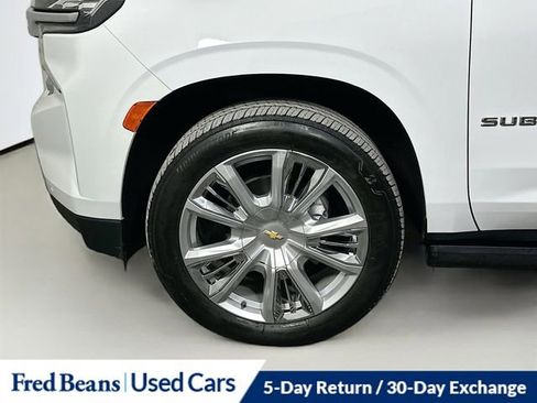 Used 2024 Chevrolet Suburban High Country w/ Premium Package image 36