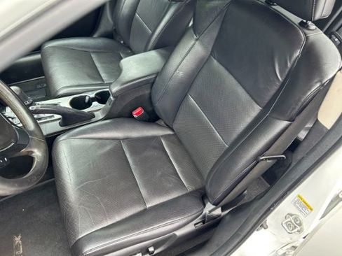 Used 2013 Acura ILX w/ Technology Package FWD image 9