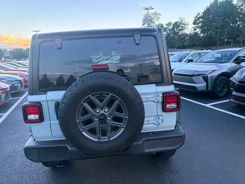 Used 2024 Jeep Wrangler Unlimited Sport AWD/4WD image 6