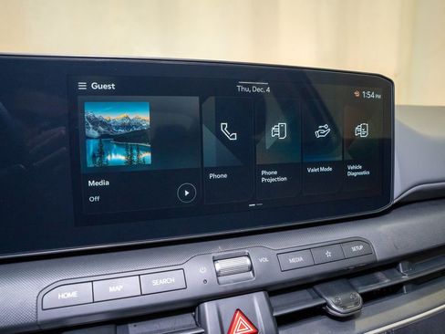 New 2025 Kia K4 LXS image 13