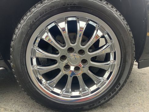 Used 2011 Cadillac Escalade Luxury image 20