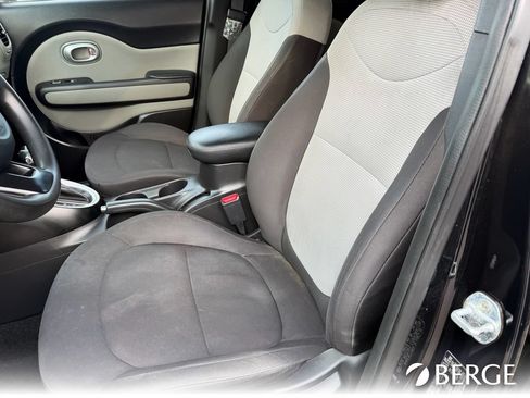 Used 2019 Kia Soul FWD image 22