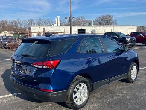 Used 2023 Chevrolet Equinox LS image 5