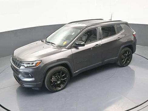 Used 2022 Jeep Compass Altitude image 43