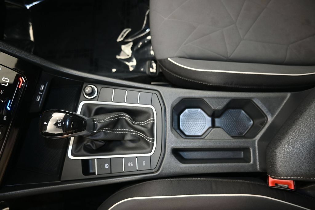 Used 2025 Volkswagen Jetta Sport FWD image 18