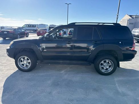 Used 2005 Toyota 4Runner SR5 w/ Preferred Accessory Pkg RWD image 2