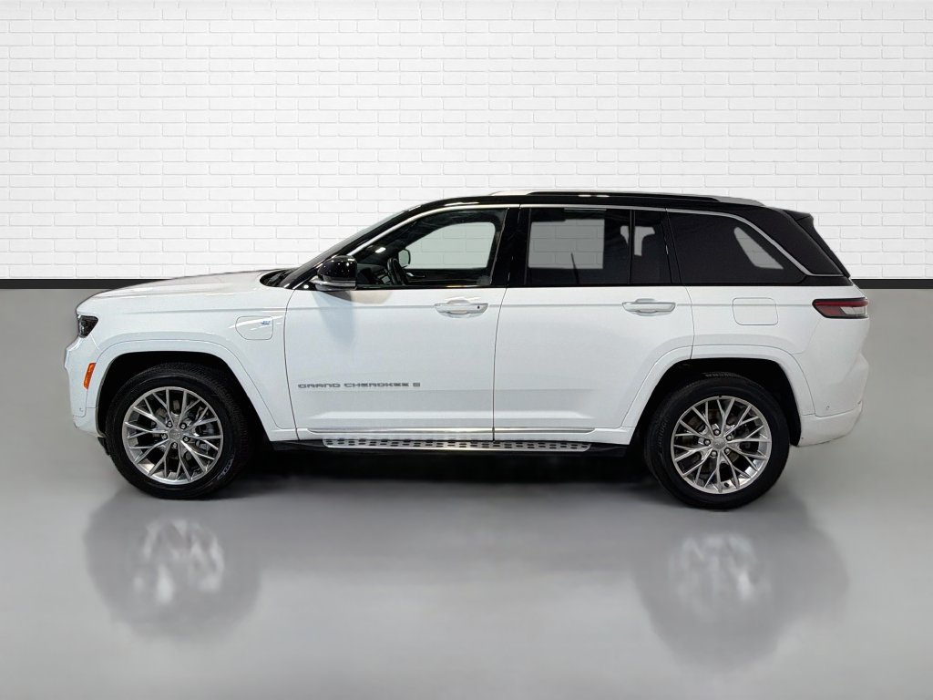 Used 2023 Jeep Grand Cherokee Summit w/ Luxury Tech Group V AWD/4WD image 6