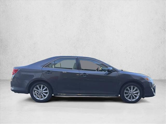 Used 2012 Toyota Camry XLE w/ Leather Pkg FWD image 4