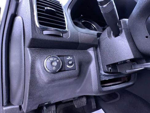 Used 2010 GMC Acadia SLT image 16