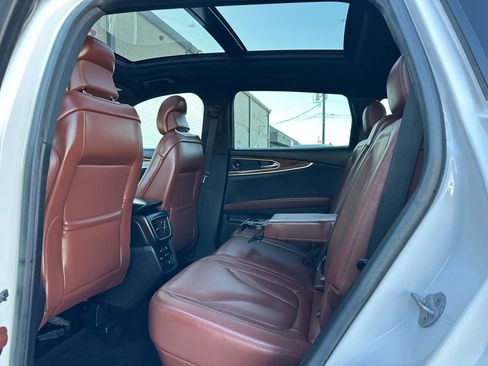 Used 2017 Lincoln MKX Reserve w/ Driver Assistance Package image 18