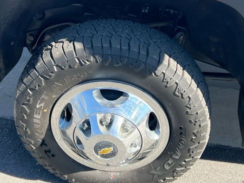 Used 2022 Chevrolet Silverado 3500 LT w/ Convenience Package image 9