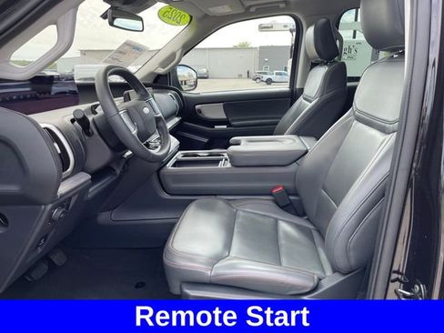 Used 2025 Ford Expedition Active AWD/4WD image 9