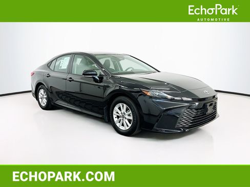 Used 2025 Toyota Camry LE w/ Convenience Package FWD image 1