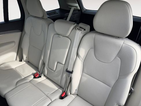 New 2025 Volvo XC90 B6 Plus image 13
