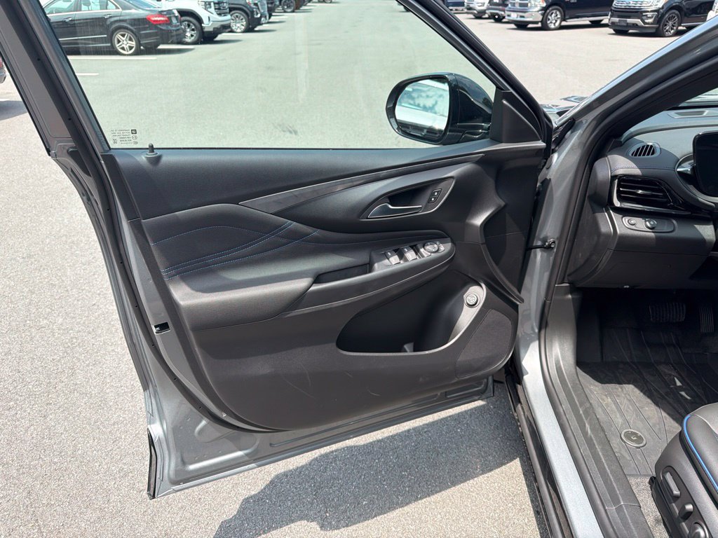 New 2026 Buick Envista Sport Touring w/ Convenience I Package FWD image 9