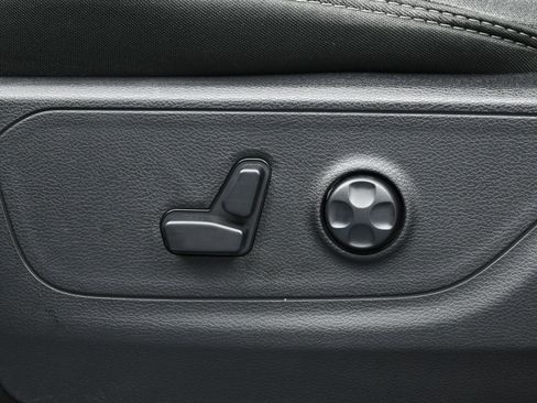 Used 2020 RAM 1500 Big Horn image 9