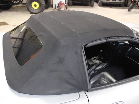 Used 2002 Chevrolet Corvette Base 2dr Convertible w/ Preferred Equipment Group2 image 18