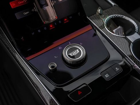 Certified 2025 Cadillac Escalade ESV V AWD/4WD image 19