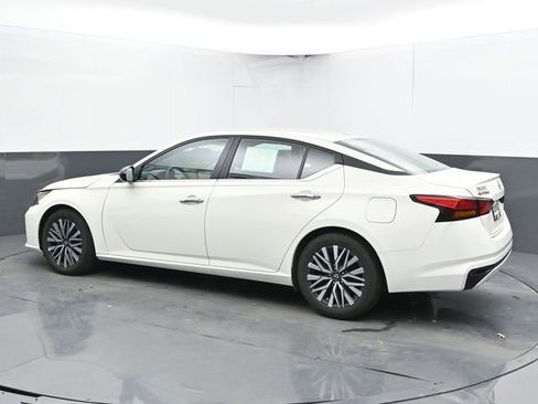 Used 2025 Nissan Altima 2.5 SV image 7