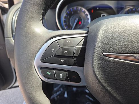 Used 2023 Chrysler 300 Touring w/ Sport Appearance Package RWD image 32